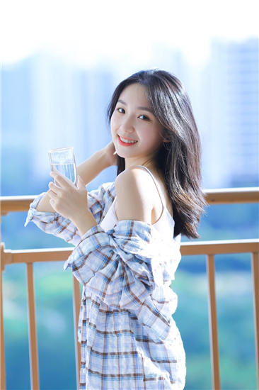 香蕉榴莲秋葵绿巨人草莓樱花视频的界面截图（1）