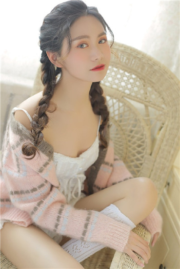 草莓榴莲香蕉向日葵蕾丝的界面截图（1）